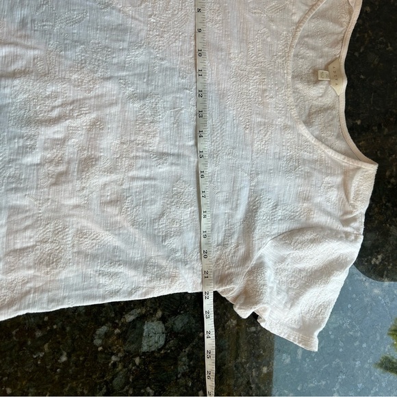 ADiva white embroidered short sleeve crewneck. Classic white T with a flare. XL - Picture 8 of 11